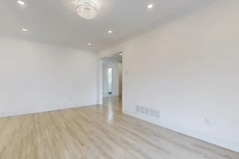 243 Cardinal Street, Barrie, ON L4M 6G9