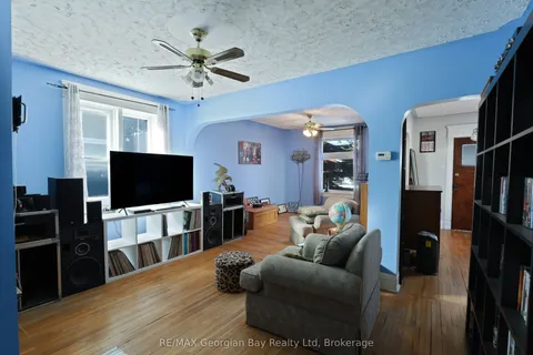 23 Maria Street, Penetanguishene, ON L9M 1L5