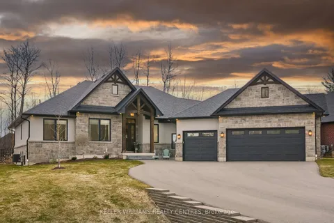 17 Walter James Parkway, Springwater, ON L9X 2A6