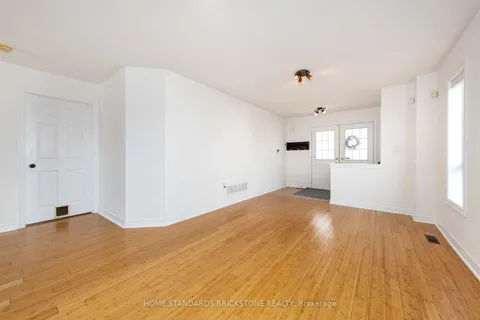 37 Lake Cres Street, Barrie, ON L4N 6A7