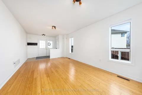 37 Lake Cres Street, Barrie, ON L4N 6A7