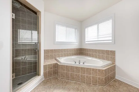 37 Lake Cres Street, Barrie, ON L4N 6A7