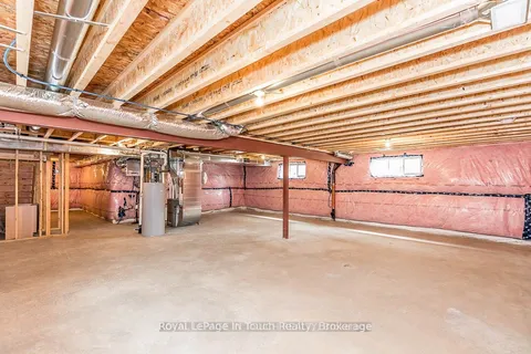 2 ROWLAND Street, Collingwood, ON L9Y 5M5