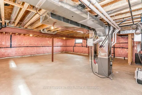 2 ROWLAND Street, Collingwood, ON L9Y 5M5