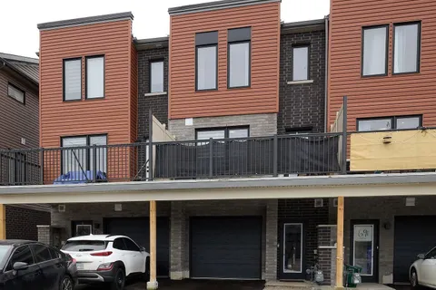 67 Fairlane Avenue, Barrie, ON L9J 0N1