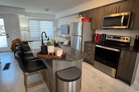 67 Fairlane Avenue, Barrie, ON L9J 0N1