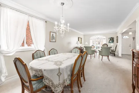 72 Stanley Street, Barrie, ON L4M 6V5
