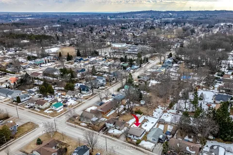 94 Eighth Street, Midland, ON L4R 4A3