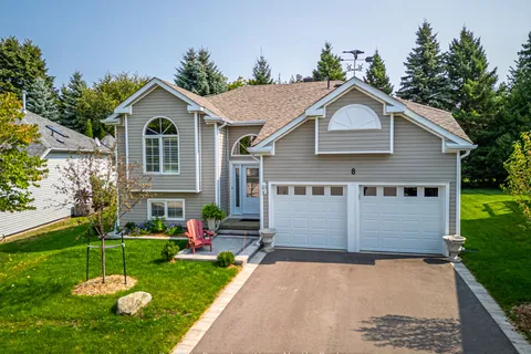 8 Sheffield Terrace, Collingwood, ON L9Y 5B6