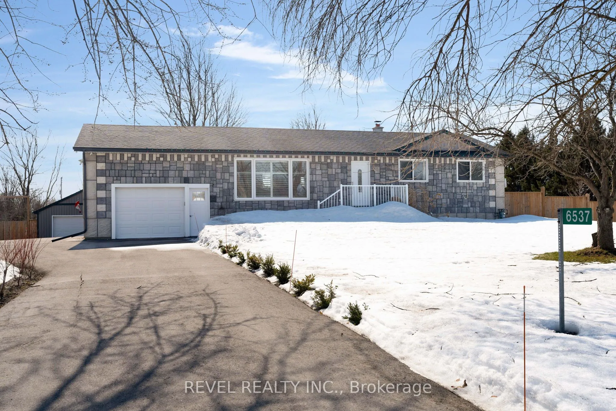 6537 9 COUNTY Road, Clearview, ON L0M 1S0