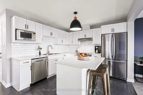 10 FOLEY Crescent, Collingwood, ON L9Y 3B7