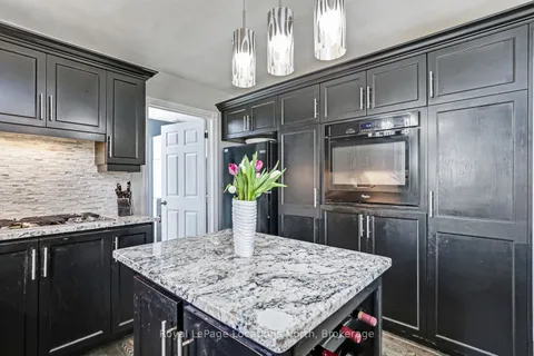 17 Trails End, Collingwood, ON L9Y 5B1