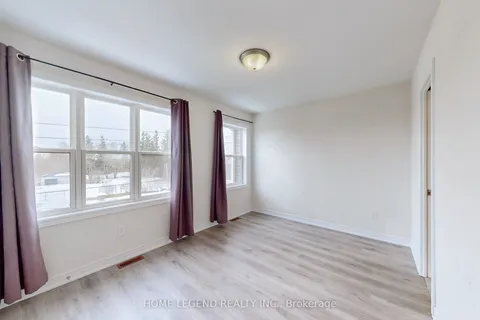 1 Leggott Avenue, Barrie, ON L4M 0K7