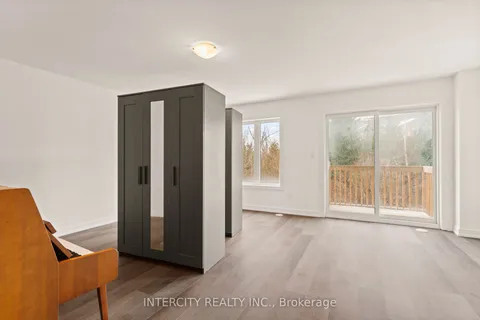 14 Blue Forest Crescent, Barrie, ON L9J 0N3