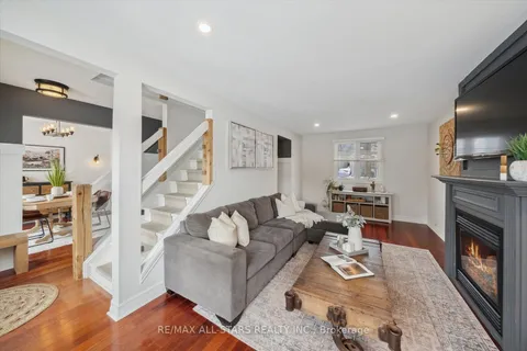 33 Pepler Place, Barrie, ON L4N 5E3