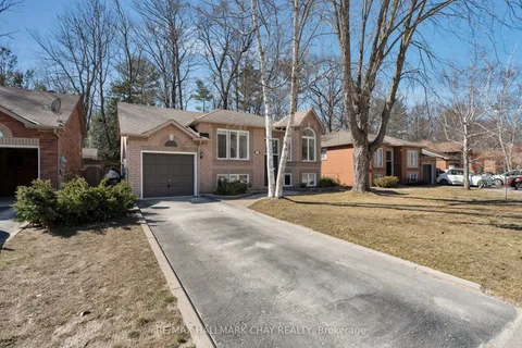 26 Brillinger Drive, Wasaga Beach, ON L9Z 1L4