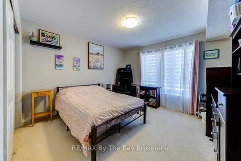 20 Mulligan Lane, Wasaga Beach, ON L9Z 1C4