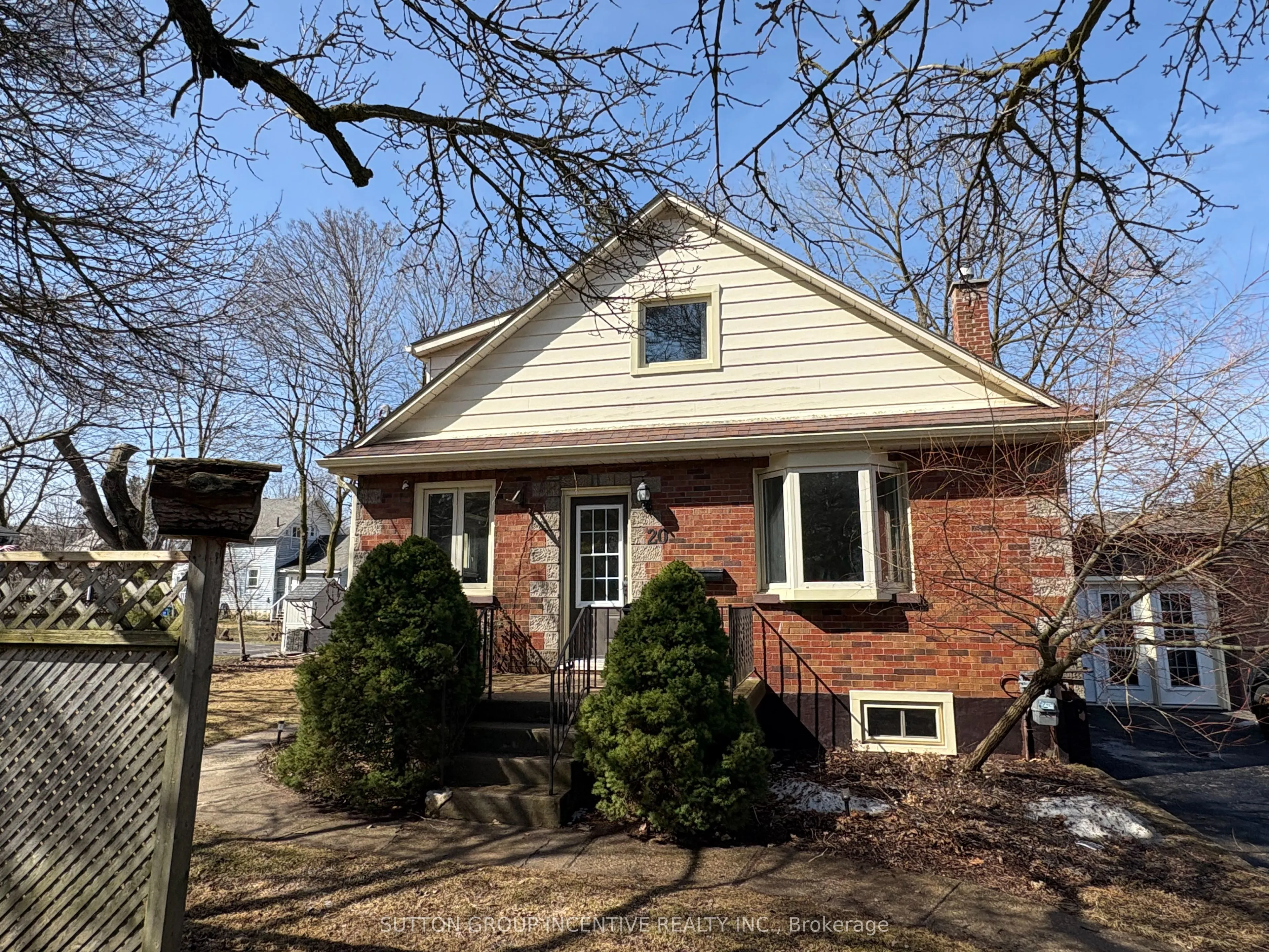 20 Bayview Drive, Barrie, ON L4N 3N5