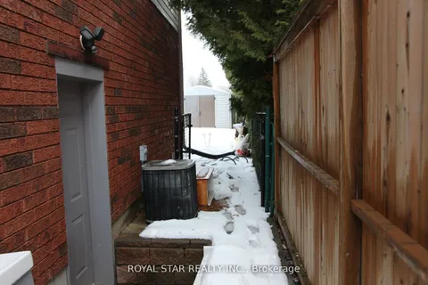 105 Lougheed Road, Barrie, ON L4N 8E1