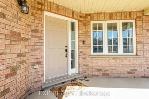 40 Benjamin Lane, Barrie, ON L4N 0S2