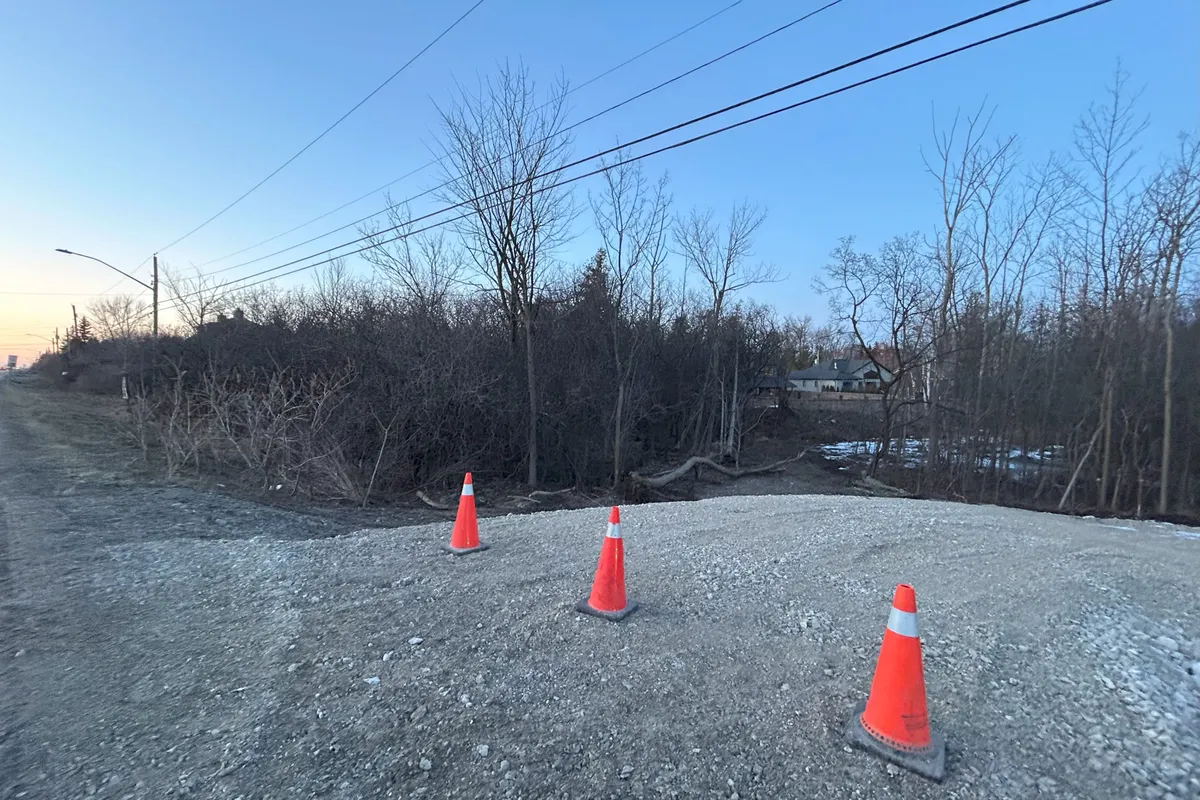 9742 Beachwood Road, Collingwood, ON L9Y 2Z1