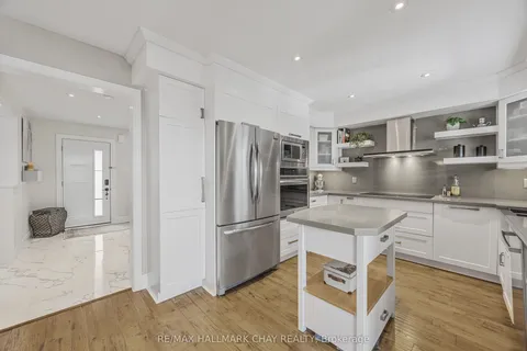 7 Ryan Court, Barrie, ON L4M 6N7