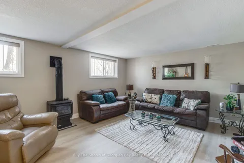 9 Brule Street, Penetanguishene, ON L9M 1B2