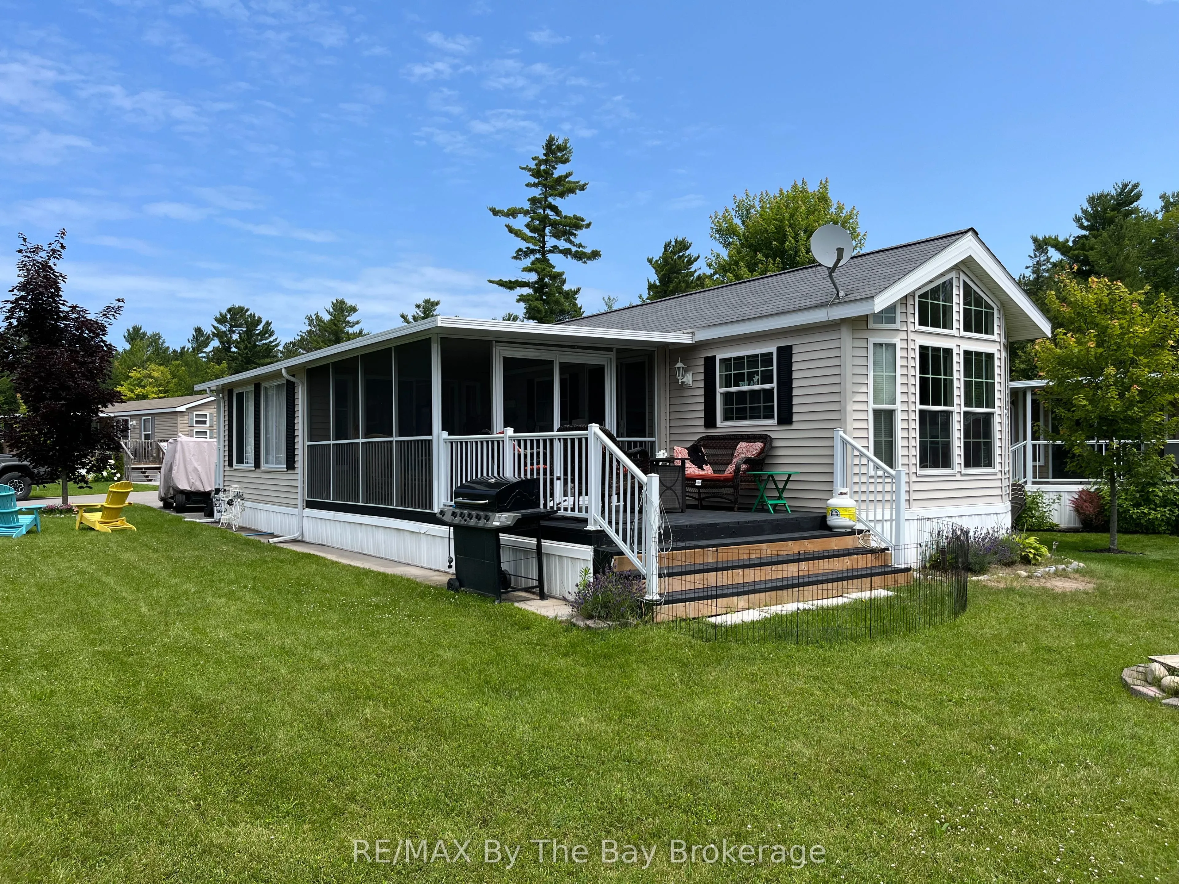 15 Kenora Trail, Wasaga Beach, ON L9Z 1X7