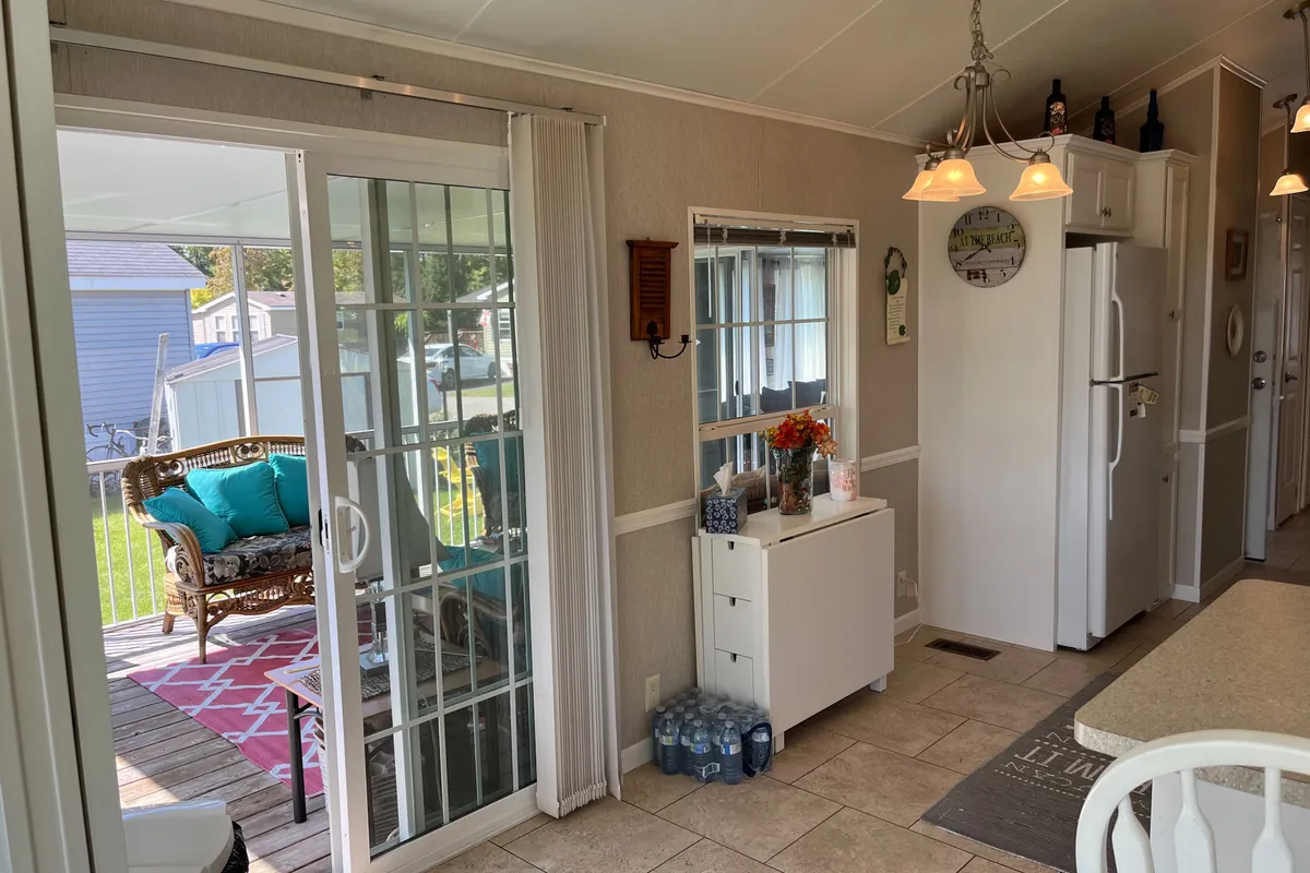 15 Kenora Trail, Wasaga Beach, ON L9Z 1X7