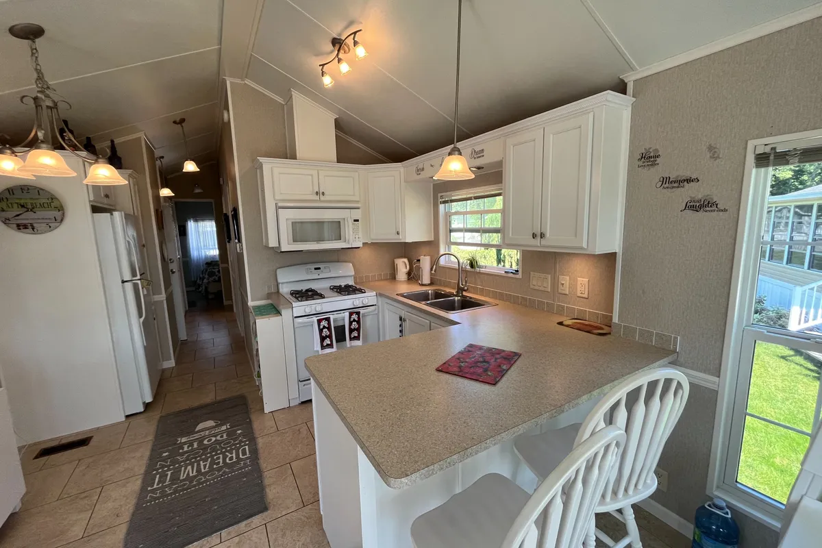 15 Kenora Trail, Wasaga Beach, ON L9Z 1X7