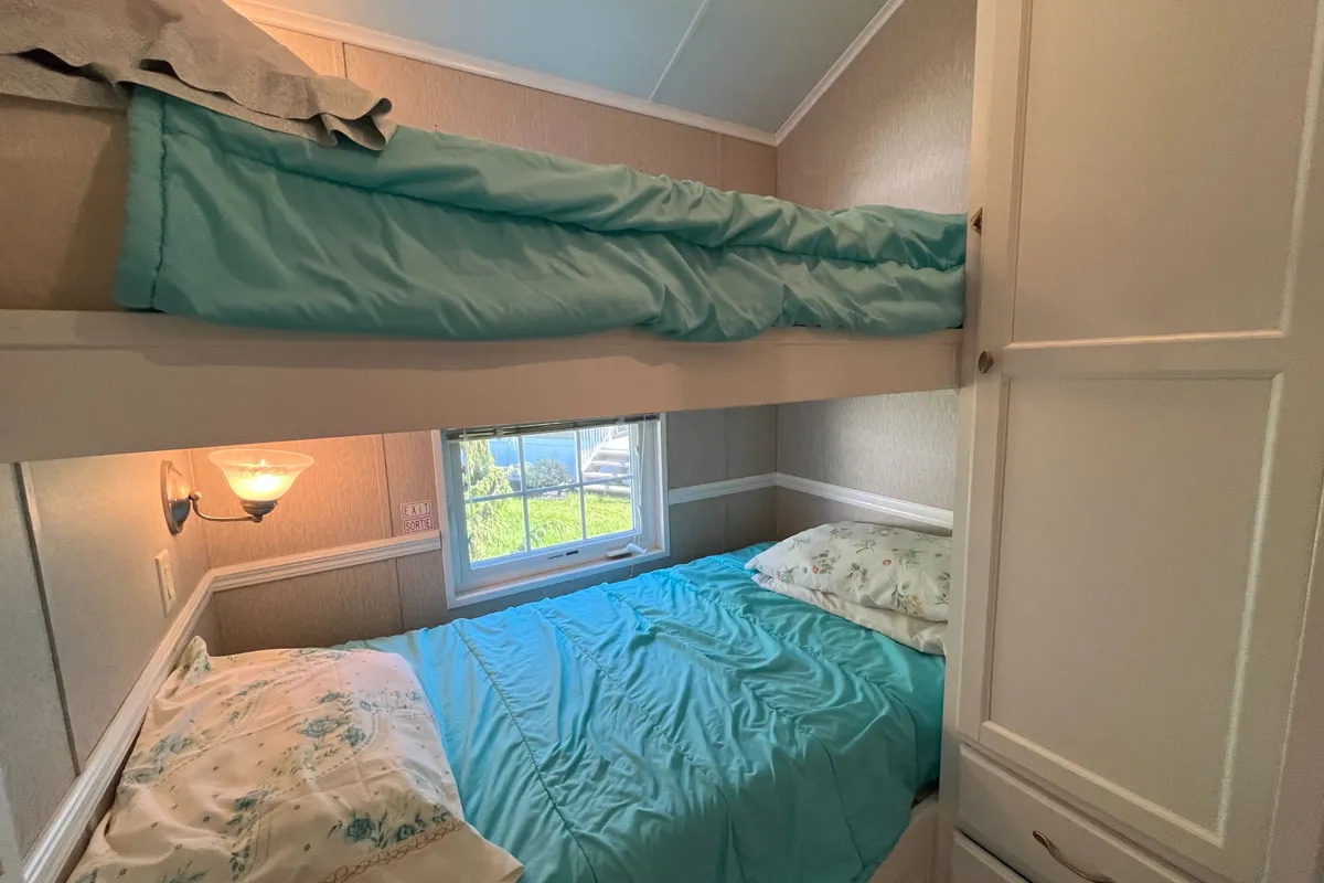 15 Kenora Trail, Wasaga Beach, ON L9Z 1X7