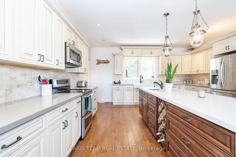 1933 Vespra Valley Road, Springwater, ON L0L 1Y2