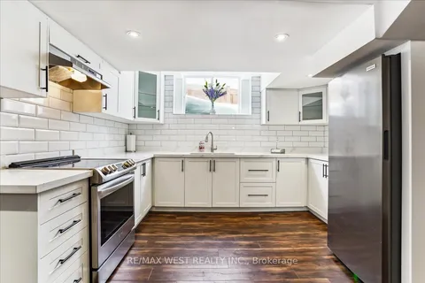 74 Rugman Crescent, Springwater, ON L9X 2A4