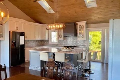 2858 LAKESHORE Road, Oro-Medonte, ON L3V 6H1