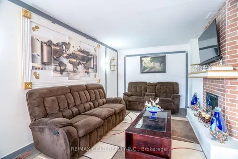 2 KINZIE Lane, Barrie, ON L4M 6A3