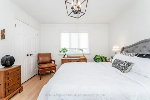 18 Archer Crescent, Springwater, ON L0L 1P0