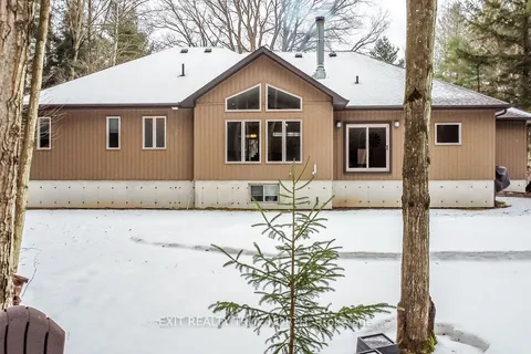 22 Marni Lane, Springwater, ON L0L 2K0