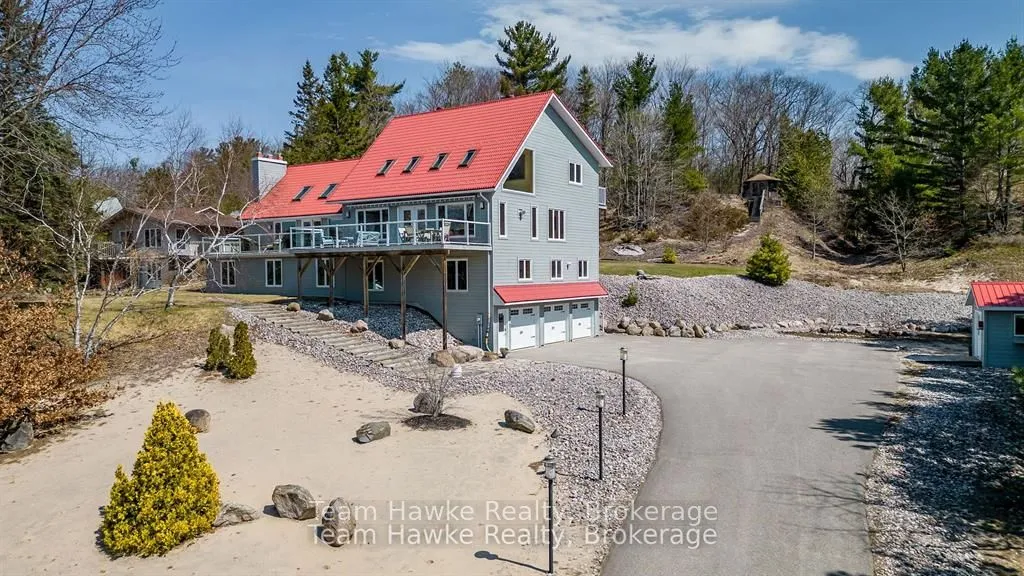 33 Wendake Road, Tiny, ON L0L 2T0