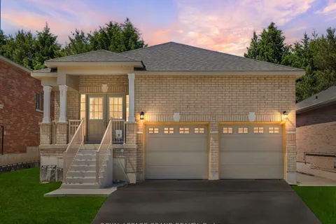 16 Revol Road, Penetanguishene, ON L9M 0W8