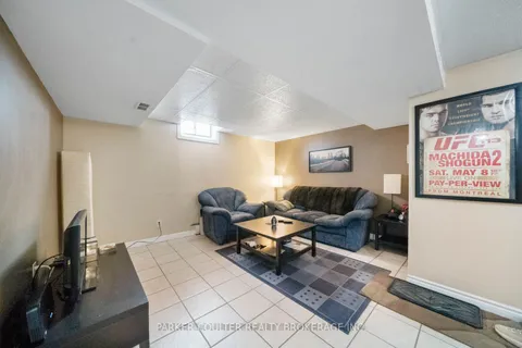 456 St Vincent Street, Barrie, ON L4M 6T5