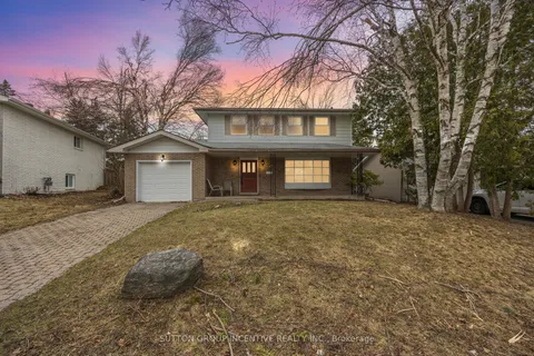 22 Belcourt Avenue, Barrie, ON L4M 4E3