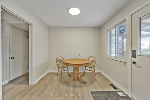 22 Belcourt Avenue, Barrie, ON L4M 4E3