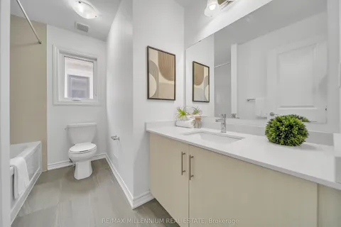 22 PHOENIX BLVD Boulevard, Barrie, ON L9J 0P7