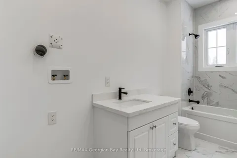 2244 Champlain Road, Tiny, ON L9M 1R2