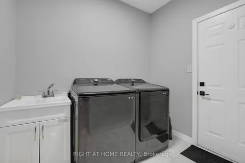 262 Livingstone Street, Barrie, ON L4M 6N6