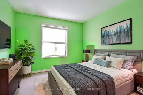37 Loon Avenue, Barrie, ON L4N 8W6