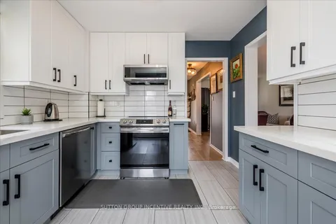 392 Big Bay Point Road, Barrie, ON L4N 8A2