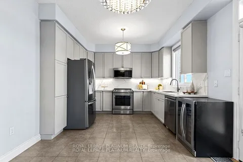 52 Jewel House Lane, Barrie, ON L4N 8J7