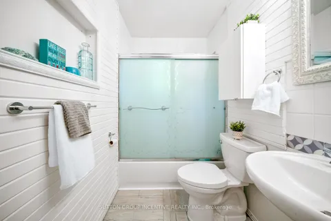 11 Bourgeois Court, Tiny, ON L9M 0H3