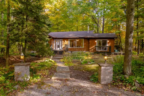 11 Bourgeois Court, Tiny, ON L9M 0H3